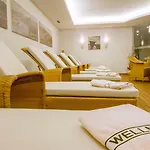 New Kristberg In With Spa, Outdoor Pool And View 酒店 4*